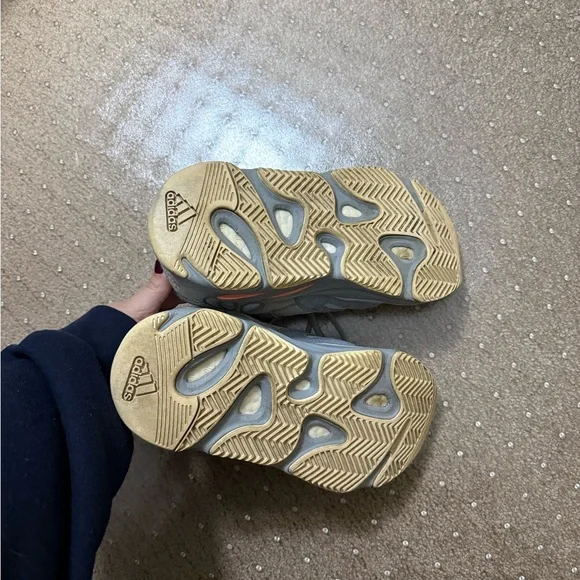 Yeezy Boost 700 Inertia - Picture 9 of 9